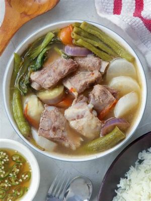  Sinigang na Baboy，酸辣交織的豬肉湯品！